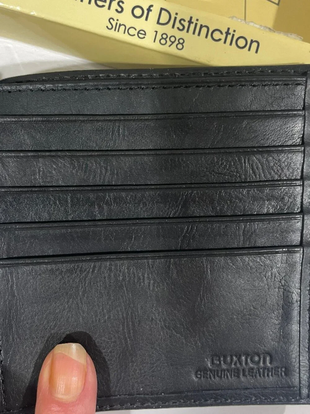 Men's Bi-Fold (Bill Fold) Buxton Black Genuine Leather Cardex Wallet in Box